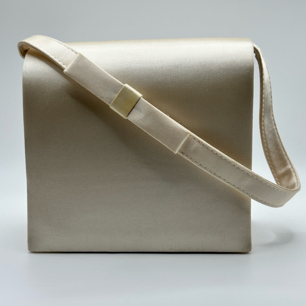 NWOT Valerie Stevens Small Elegant Cream Satin Women's Bag Clutch Purse